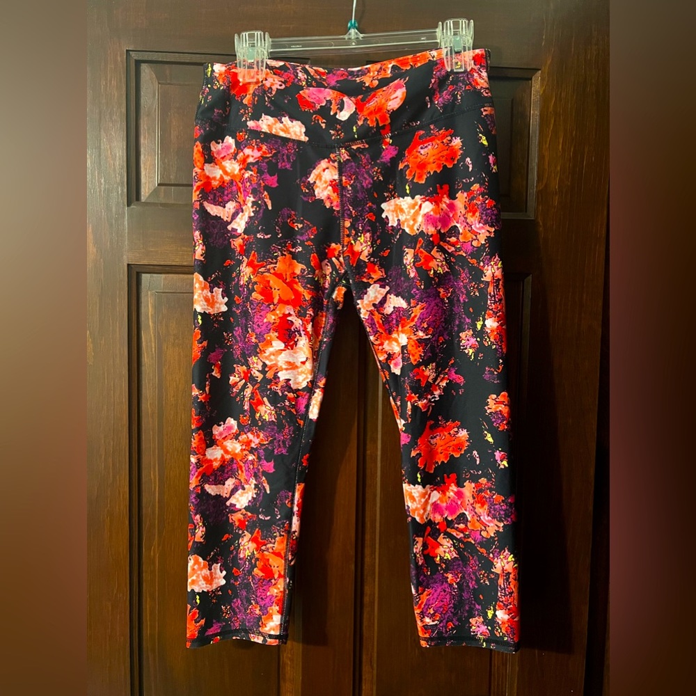 Fabletics Flower Pattern Capri Leggings